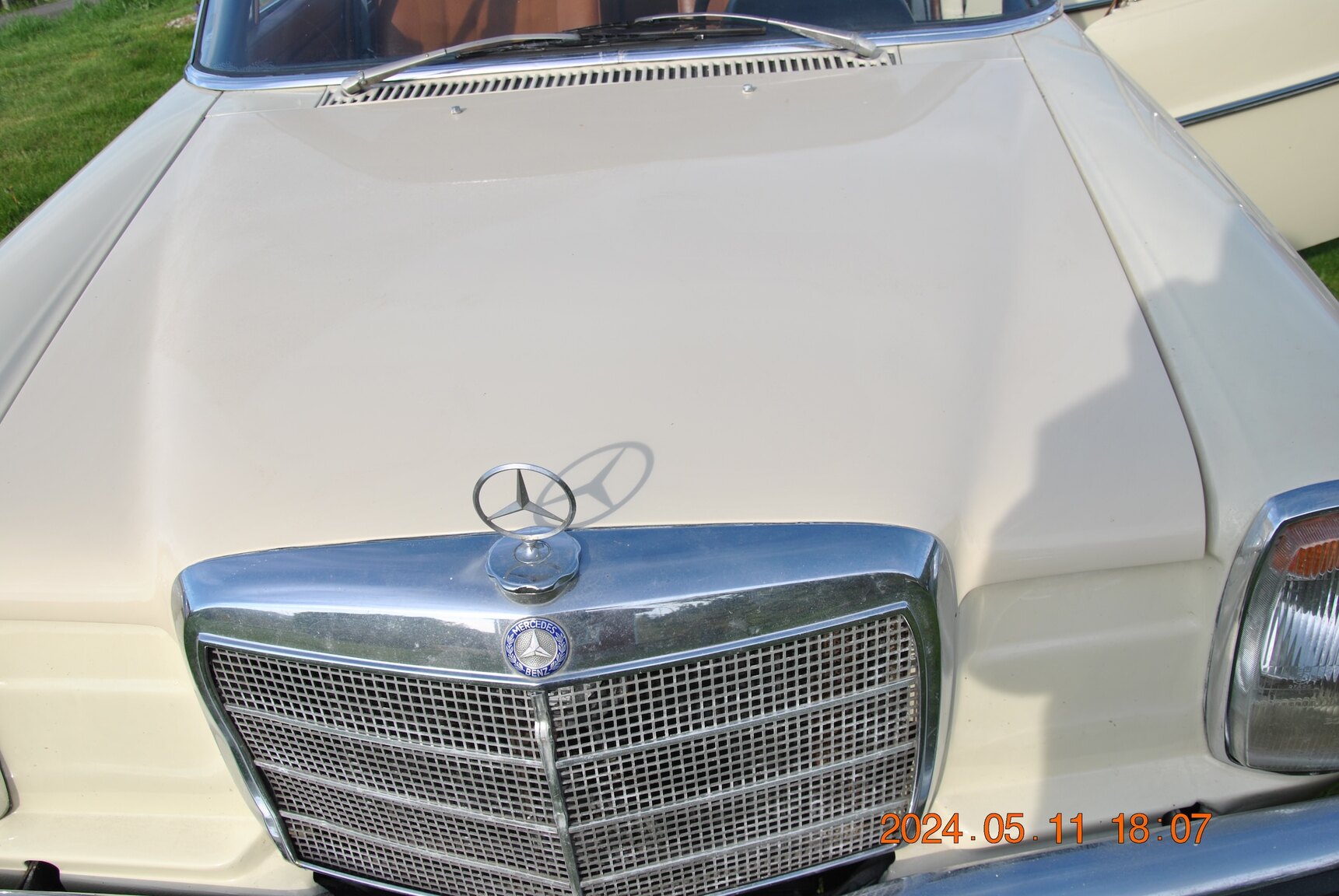 Exteriörbild på 1971 Mercedes-Benz 220D