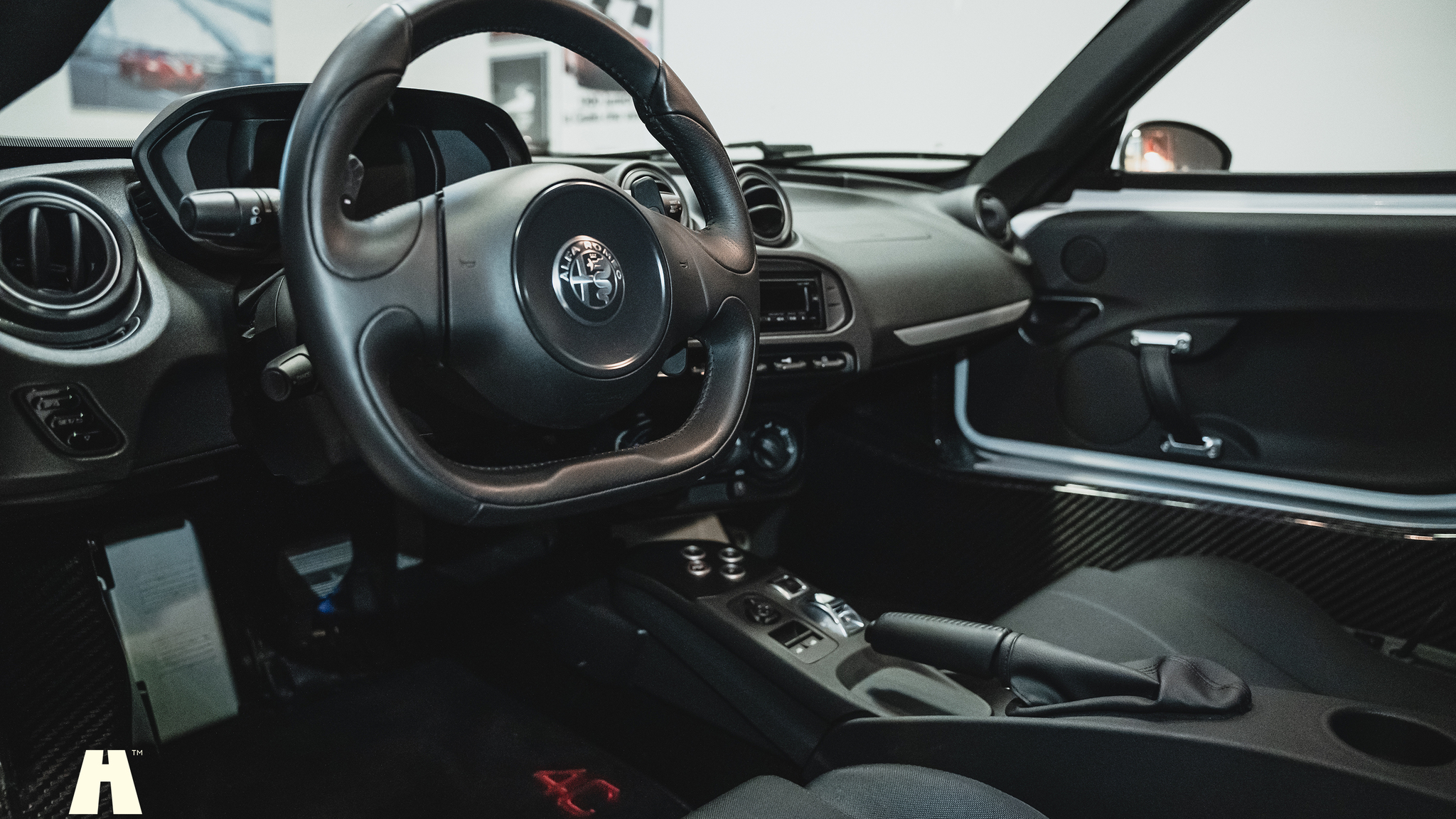 Interior image of 2016 Alfa Romeo 4C (12)