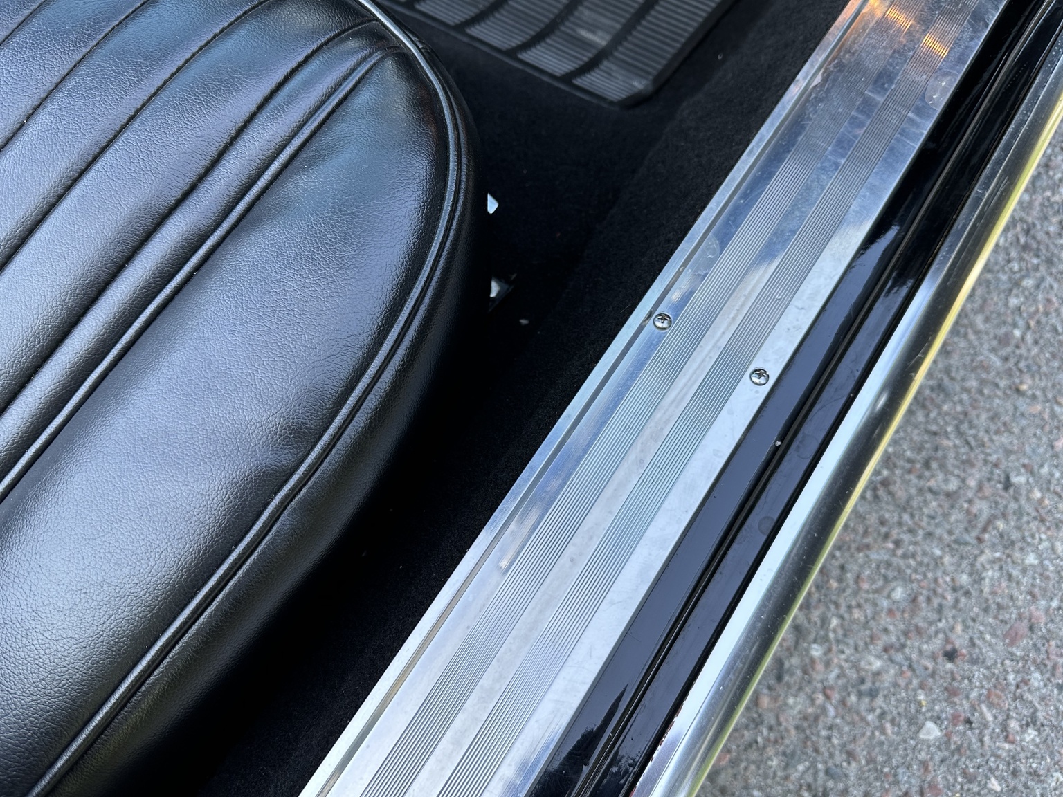 Interior image of 1964 Corvette C2 Stingray Cabriolet (25)