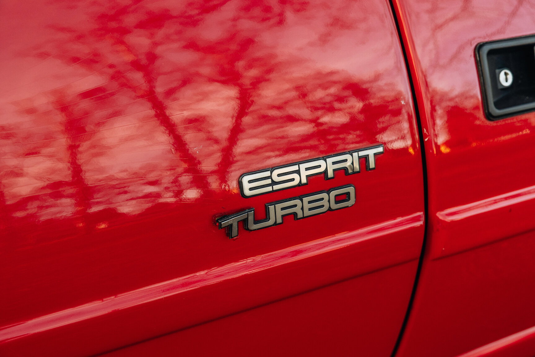 Exterior image of 1989 Lotus Esprit Turbo 