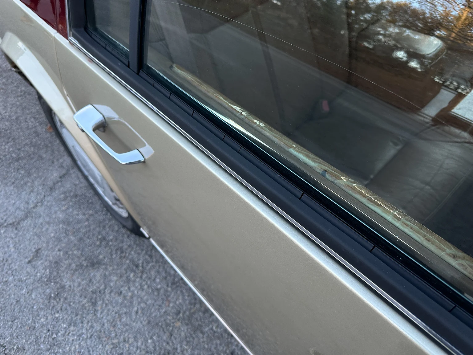 Exterior image of 1989 Cadillac Seville (114)