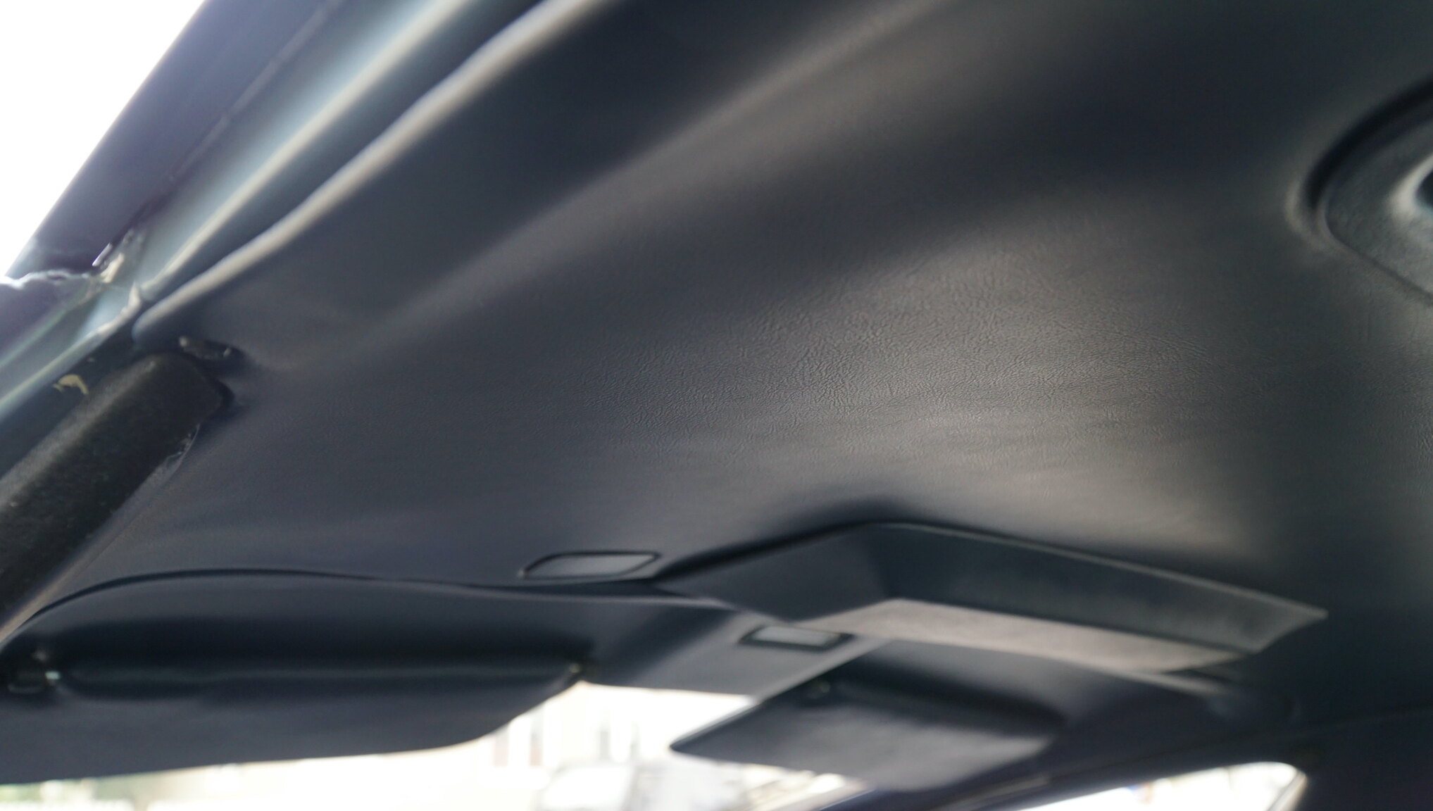 Interior image of 1983 Porsche 928S (17)