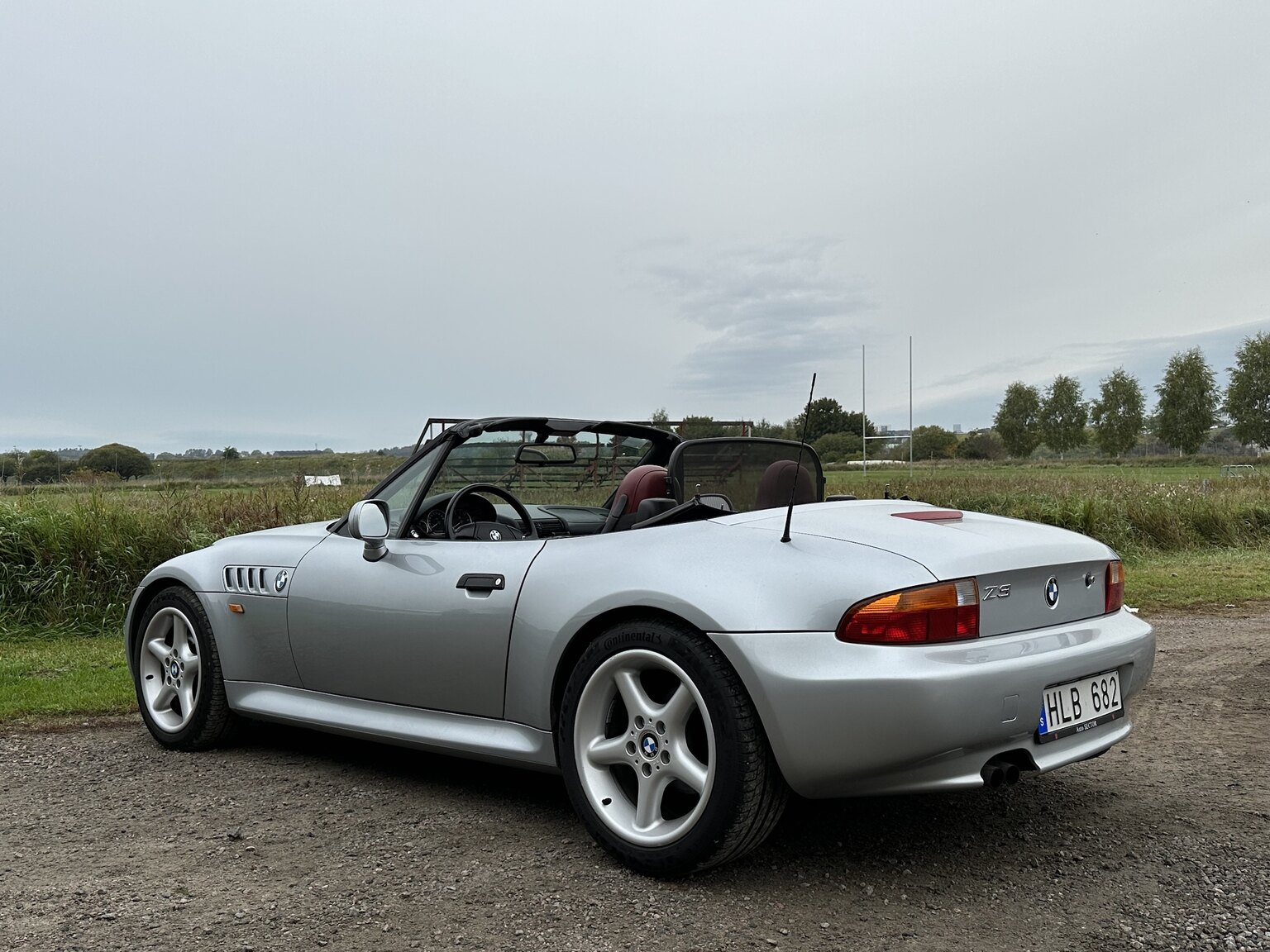 Exterior image of 1997 BMW Z3 2.8 Roadster