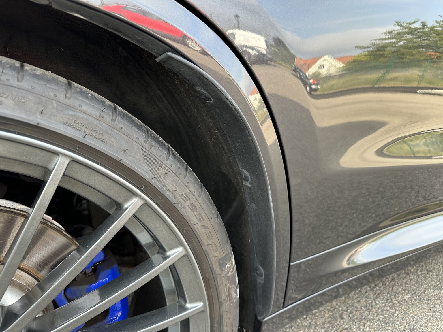 Exterior image of 2022 ALPINA XD3