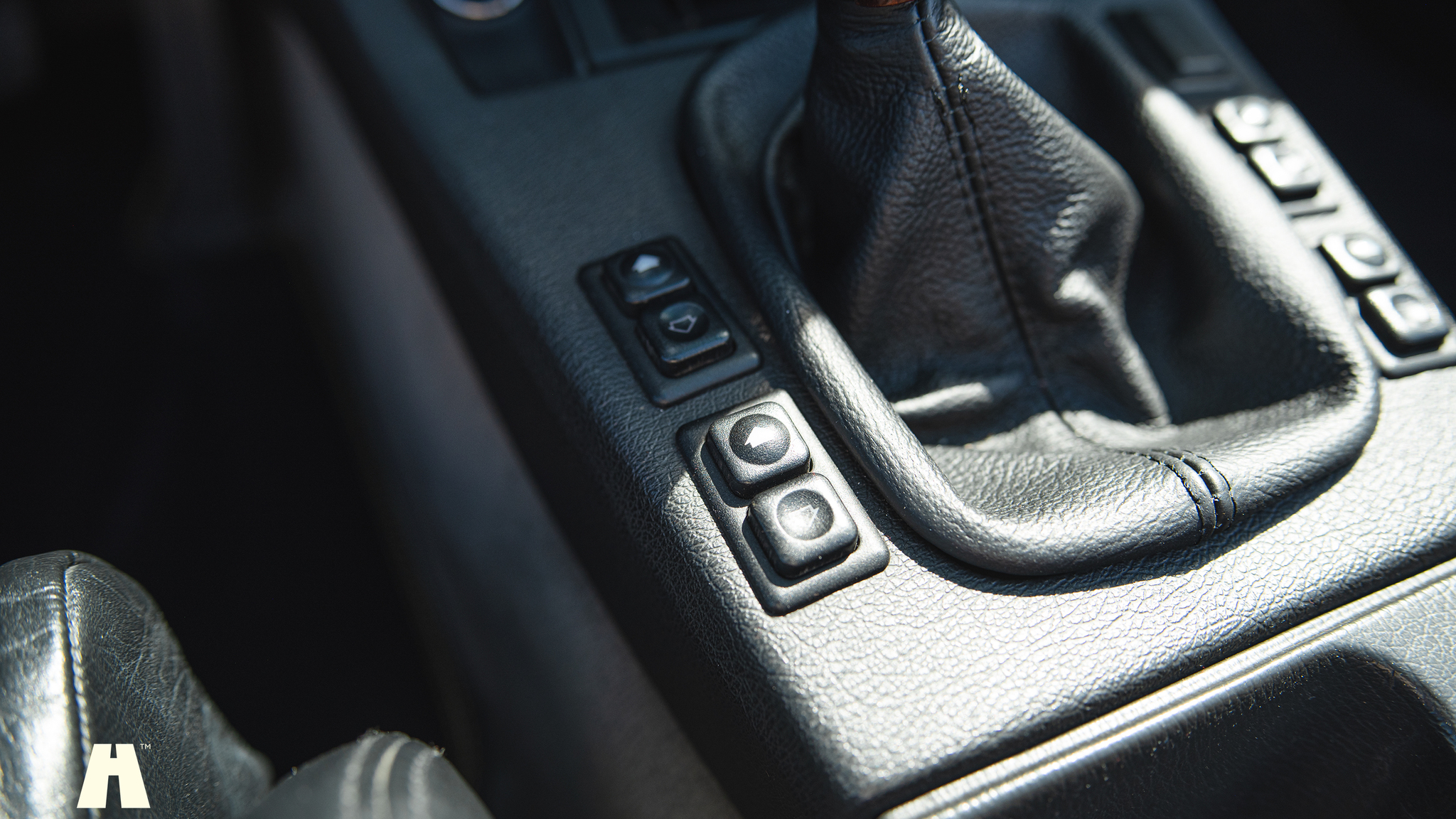 Interior image of 1990 BMW 320i Cabrio