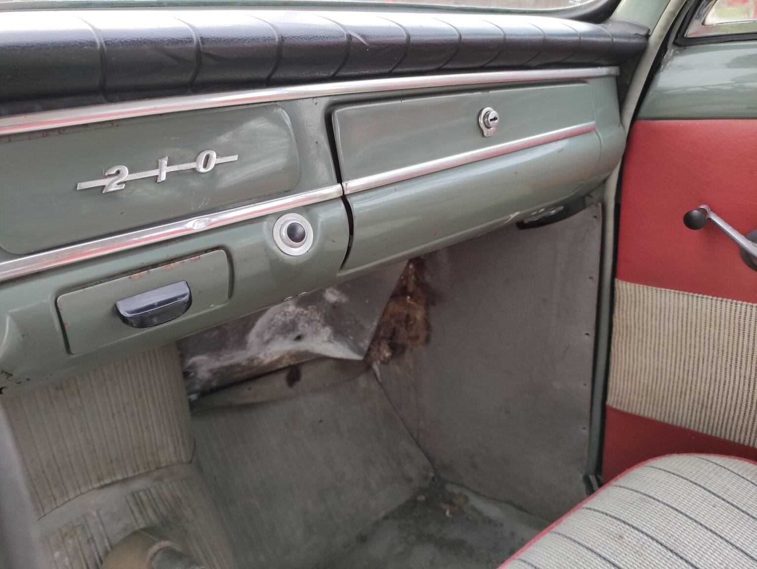 Interior image of 1960 Volvo P210 Duett