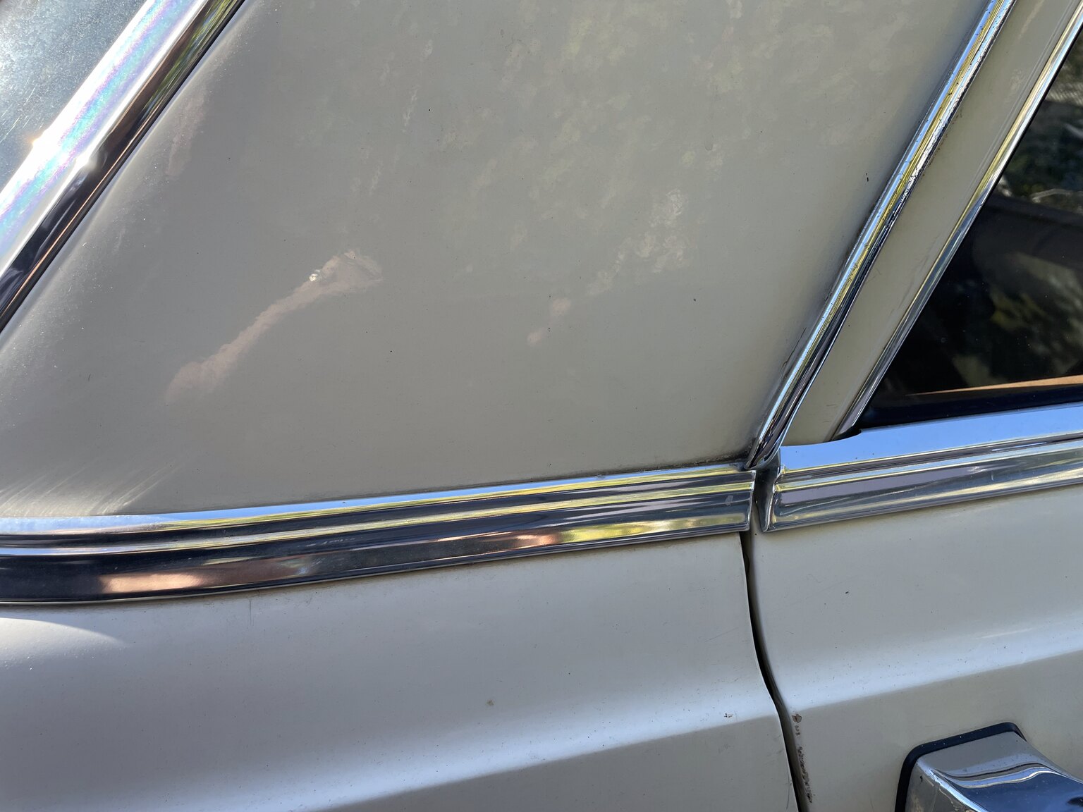 Exteriörbild på 1966 Mercedes-Benz 250s