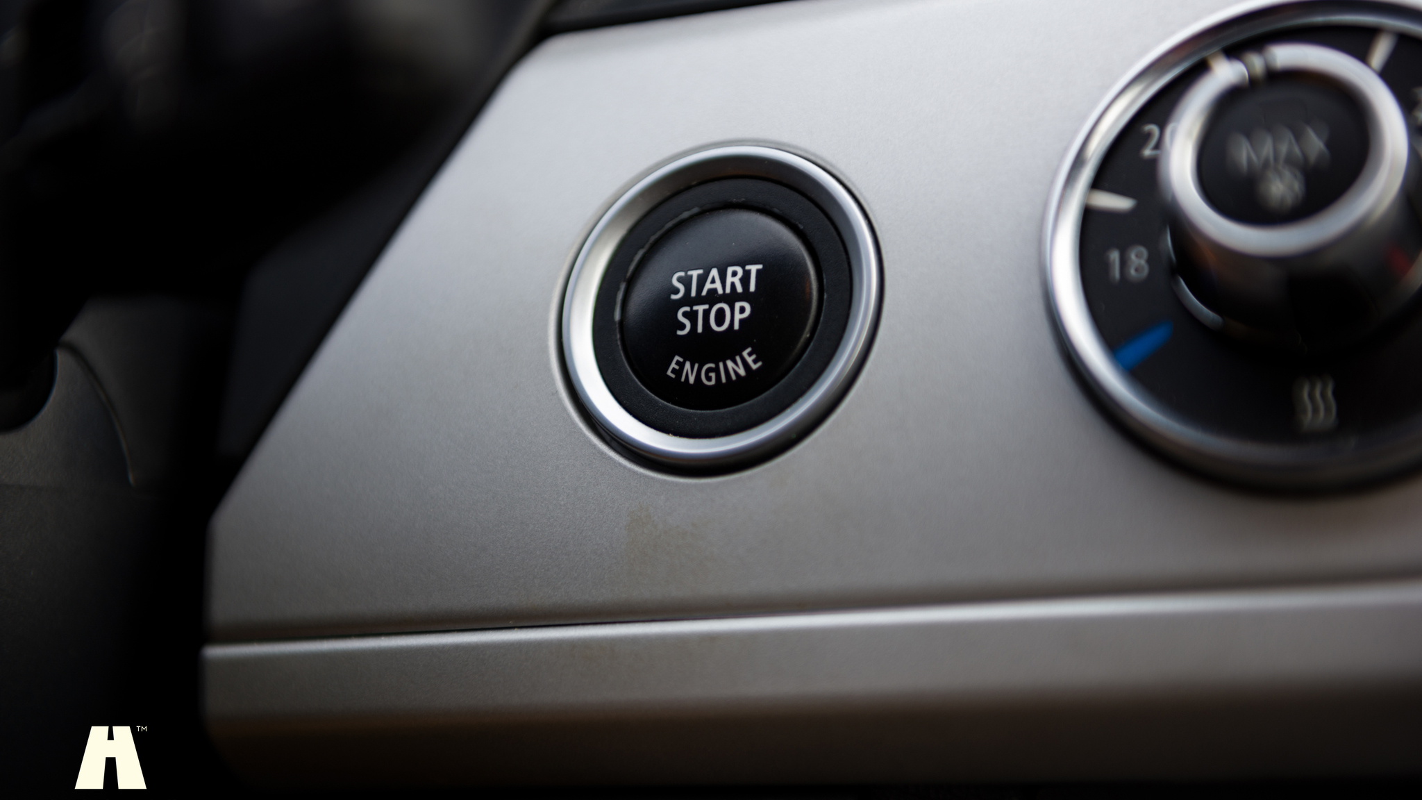 Interior image of 2009 BMW Z4 S-Drive23i (8)