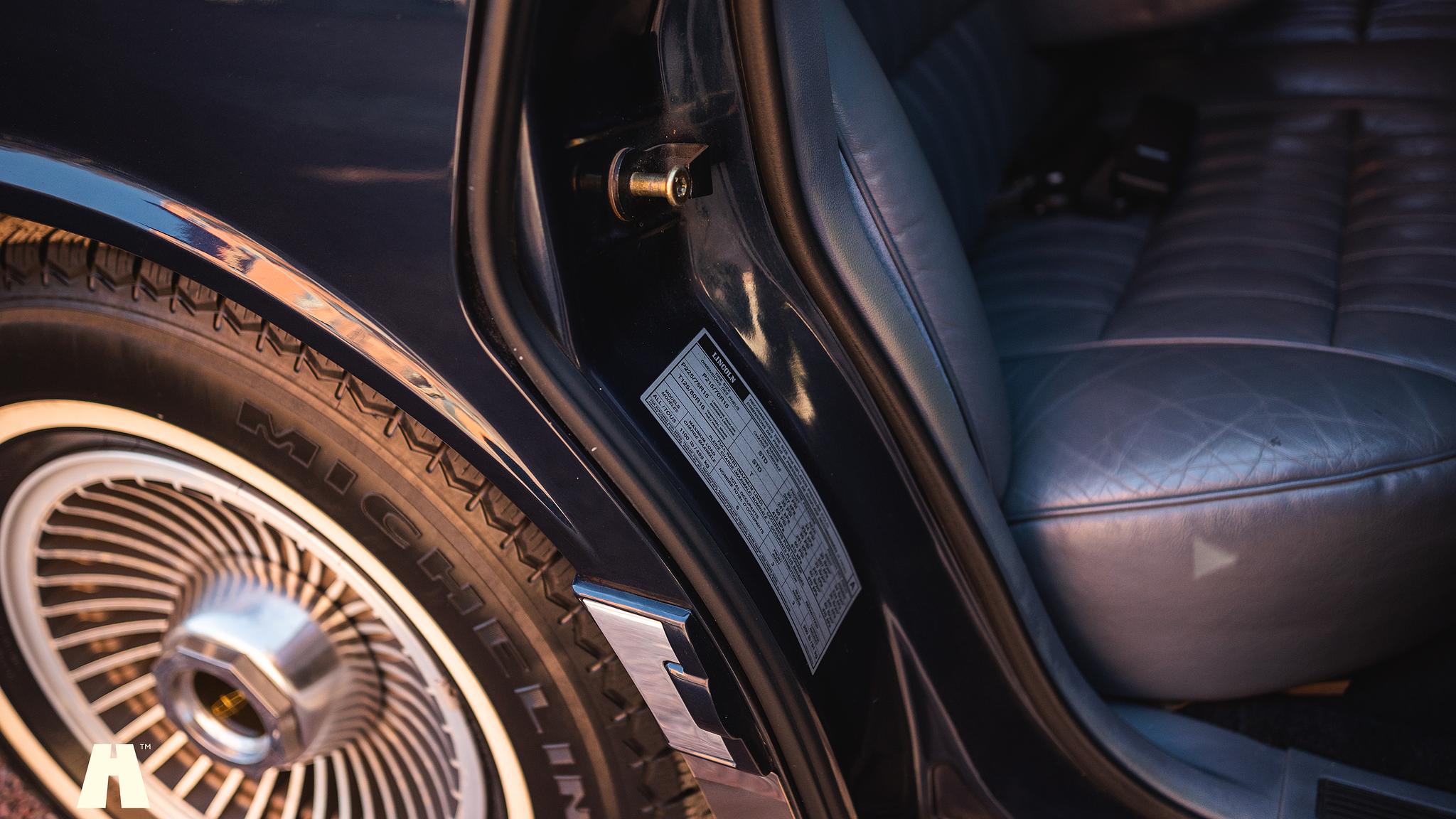 Interior image of 1992 Lincoln Town Car Limousine 