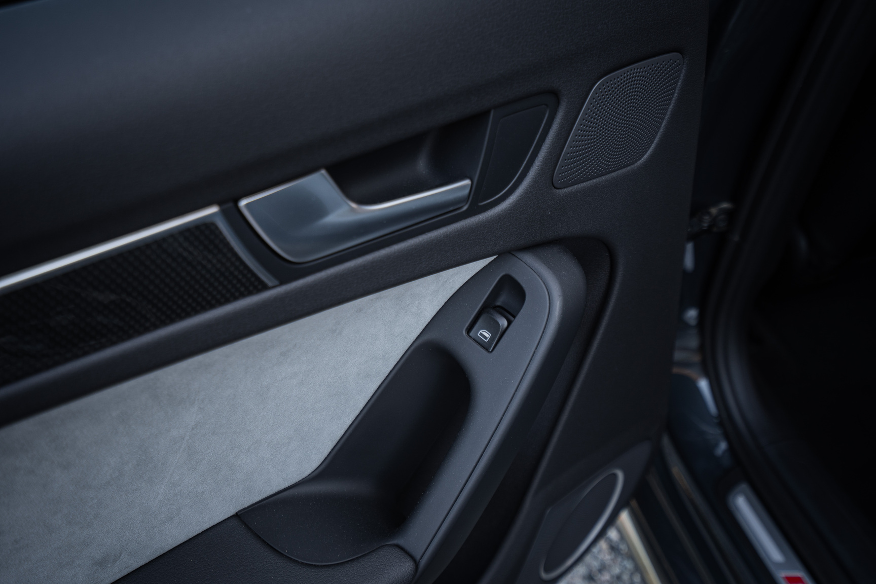 Innenraumfoto von 2011 Audi S4 (40)