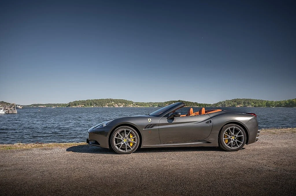 Bild von 2010 Ferrari California (13)