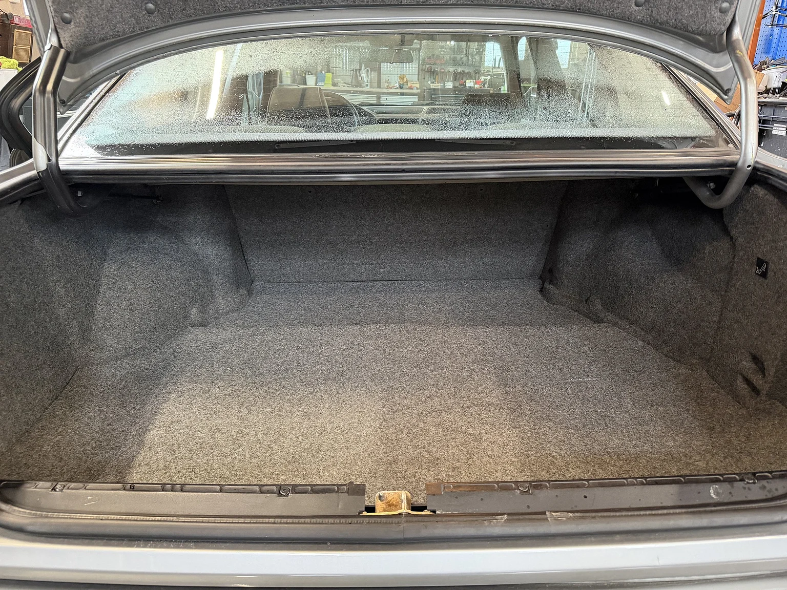 Interior image of 1988 BMW 535i - NO RESERVE (24)