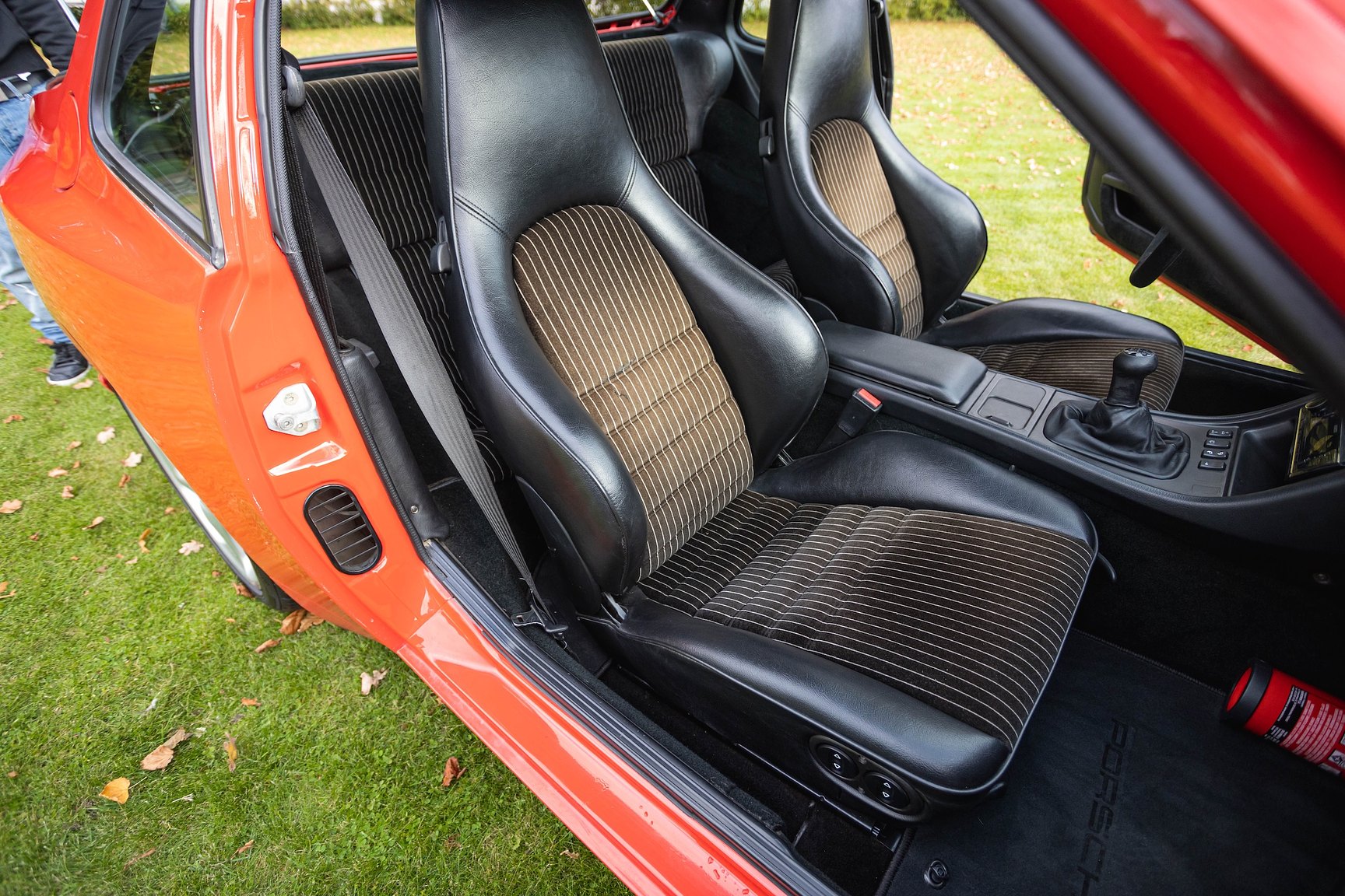 Interiörbild 1988 Porsche 944 Turbo