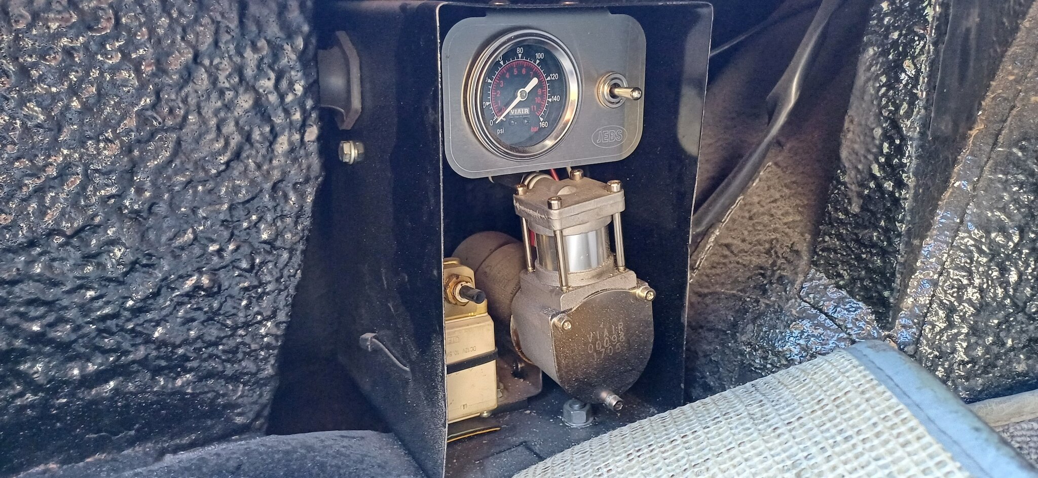 Image of 1953 Kaiser Deluxe Club 2-door mechanics