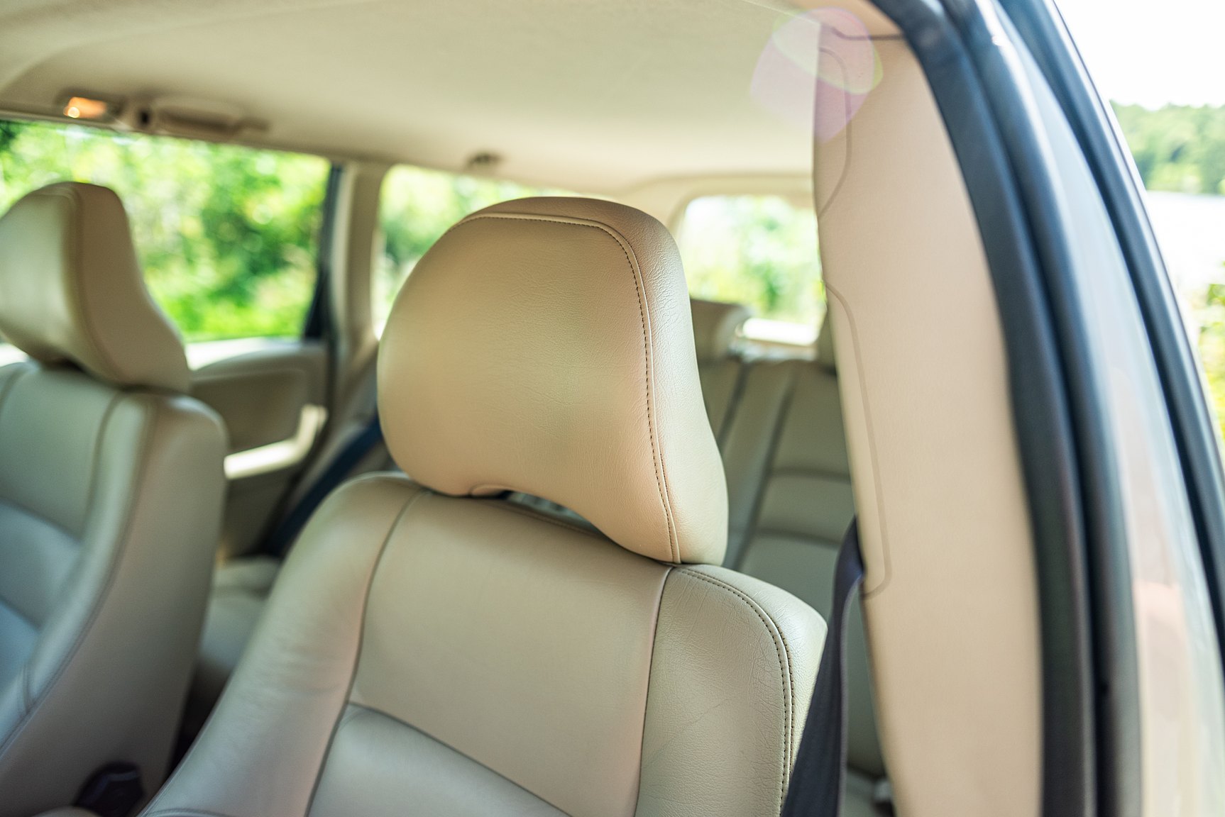 Interior image of 2000 Volvo V70 XC 2.4 T AWD 