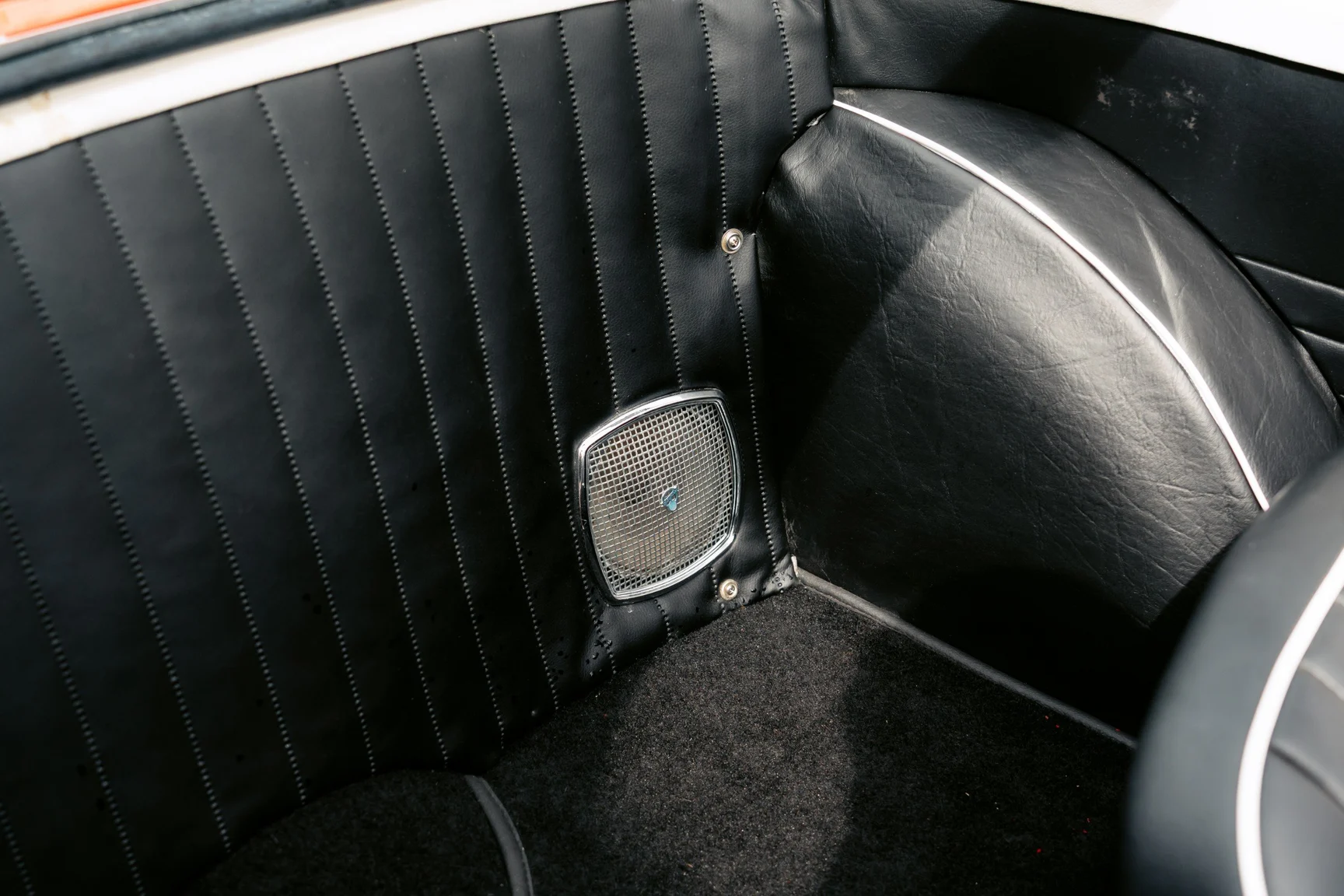 Interior image of 1963 Triumph TR4 (32)
