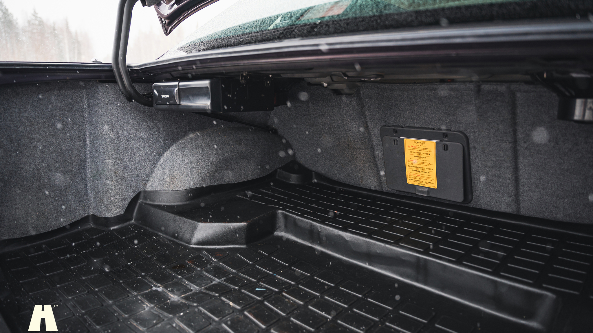 Interior image of 1995 Volvo 940 SE