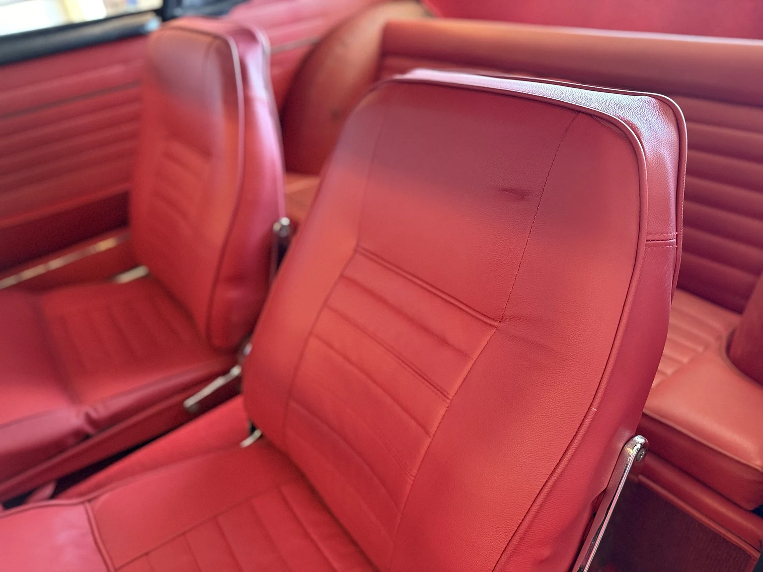 Innenraumfoto von 1966 Volvo P 1800S (48)