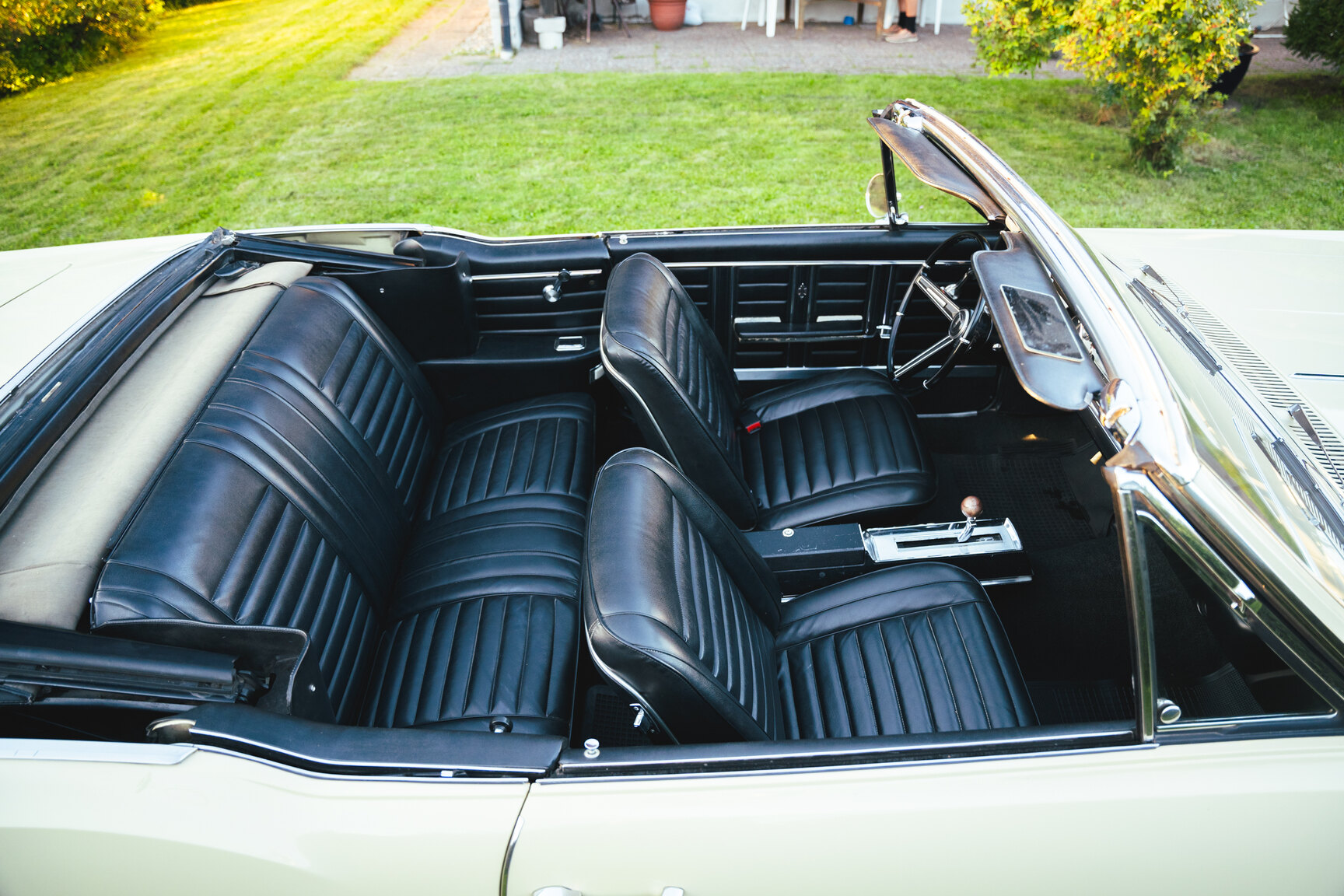 Innenraumfoto von 1967 Oldsmobile Cutlass Supreme Cabriolet