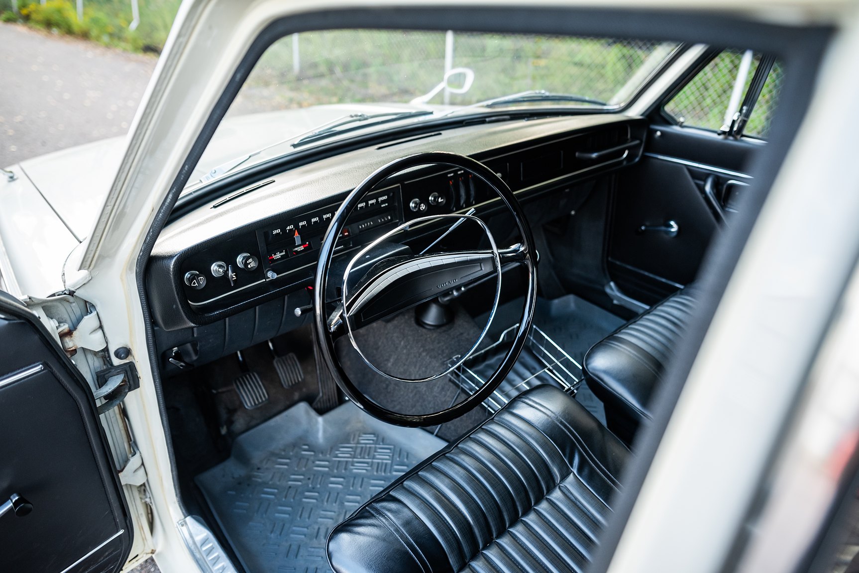 Interior image of 1967 Volvo 144 1.8 
