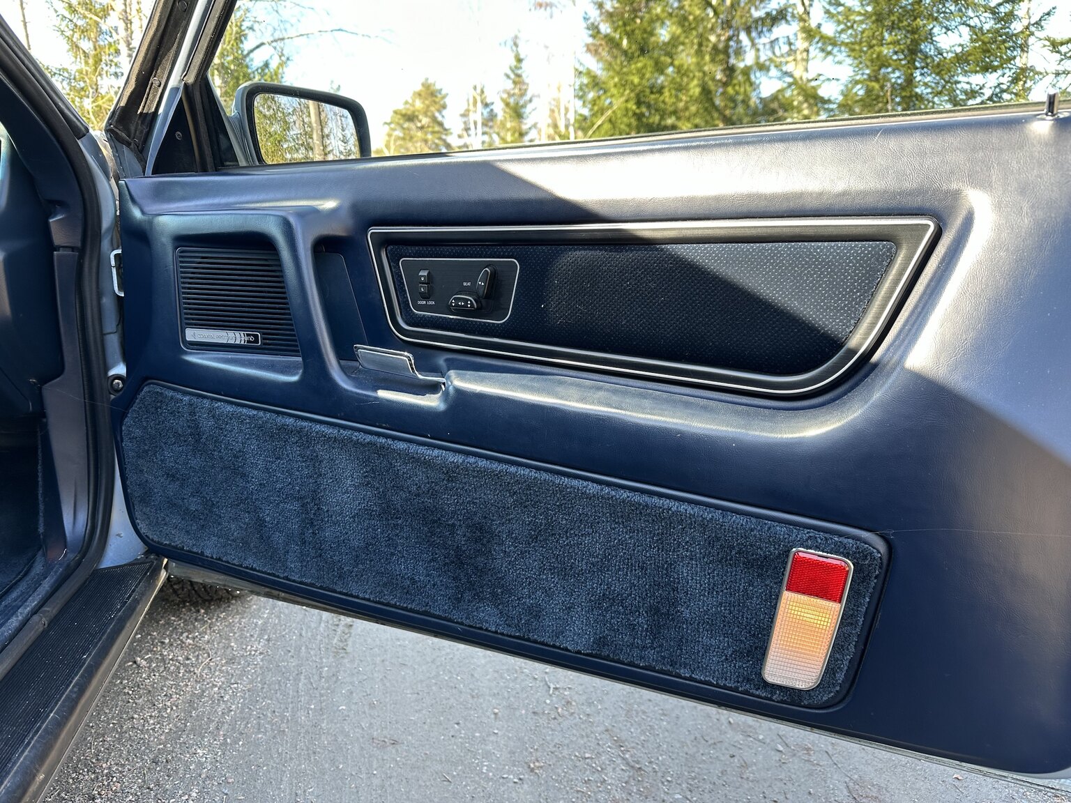 Innenraumfoto von 1987 Lincoln Mark VII LSC