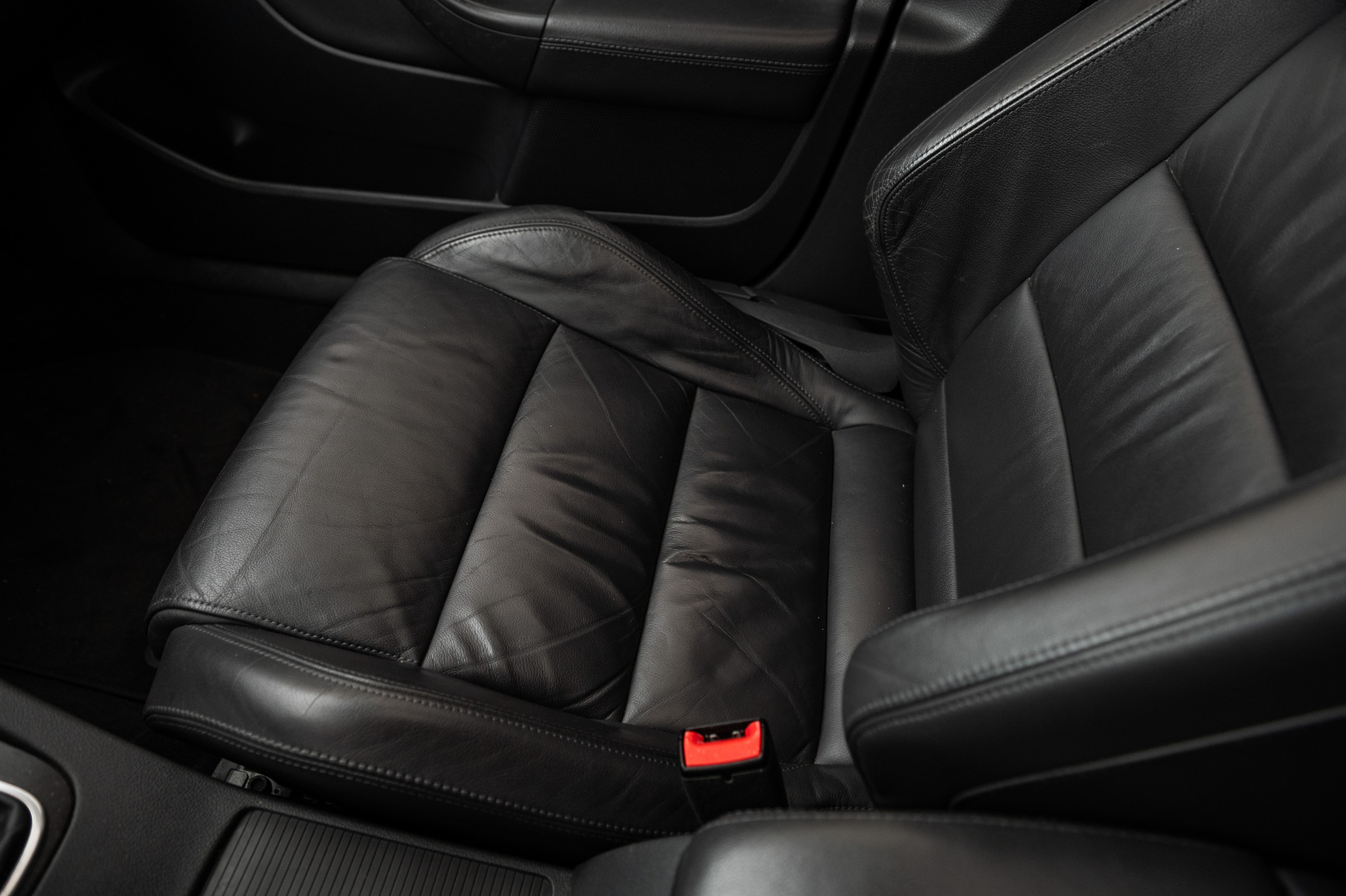 Innenraumfoto von 2006 Volkswagen Golf R32 (45)