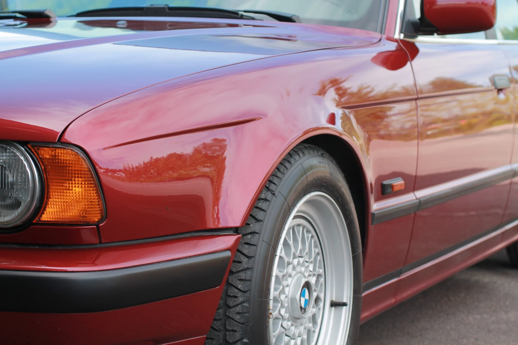 Aussenfoto 1993 BMW 540i Sedan (140)