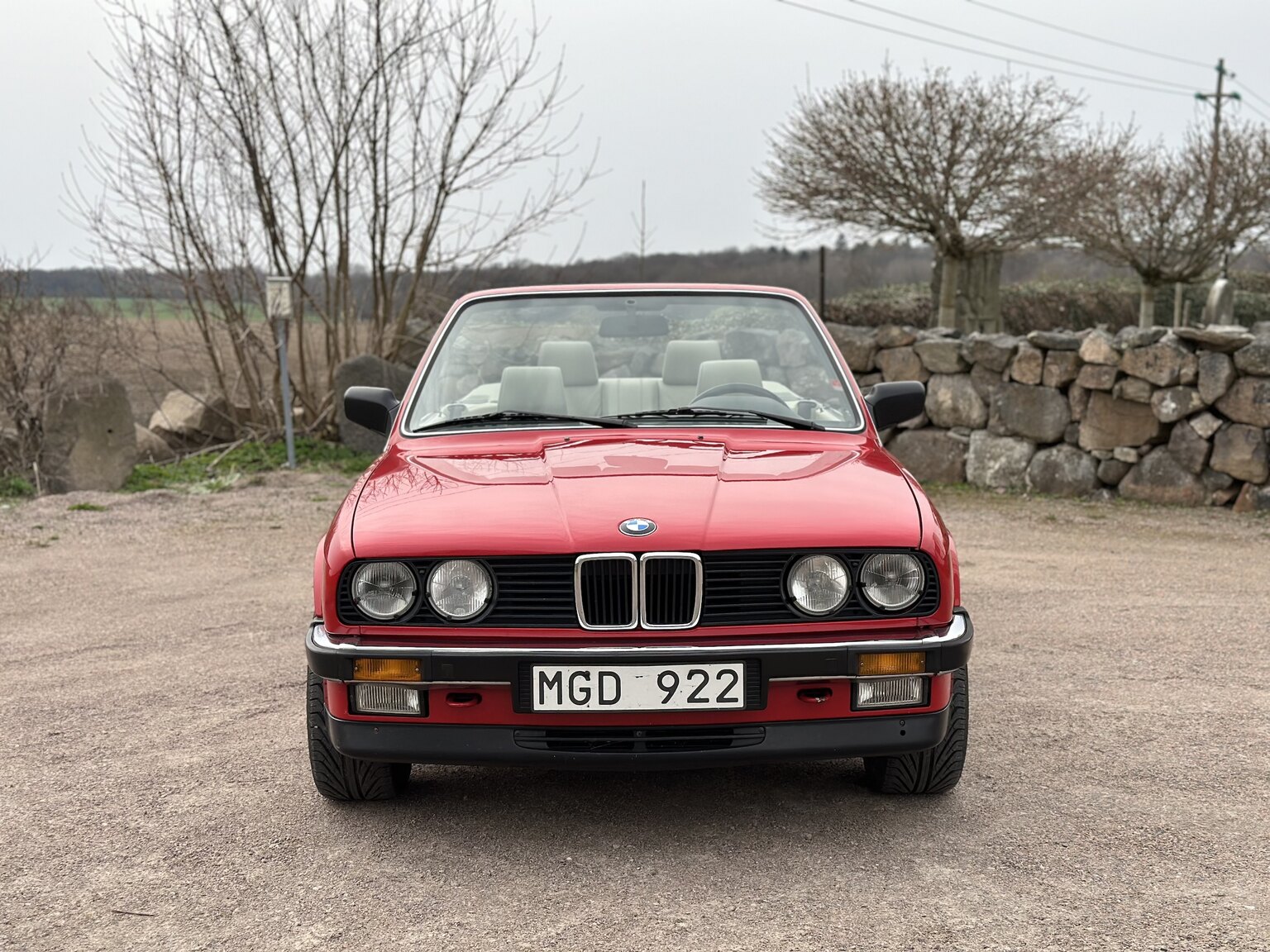 Exterior image of 1987 BMW 325i Convertible (12)