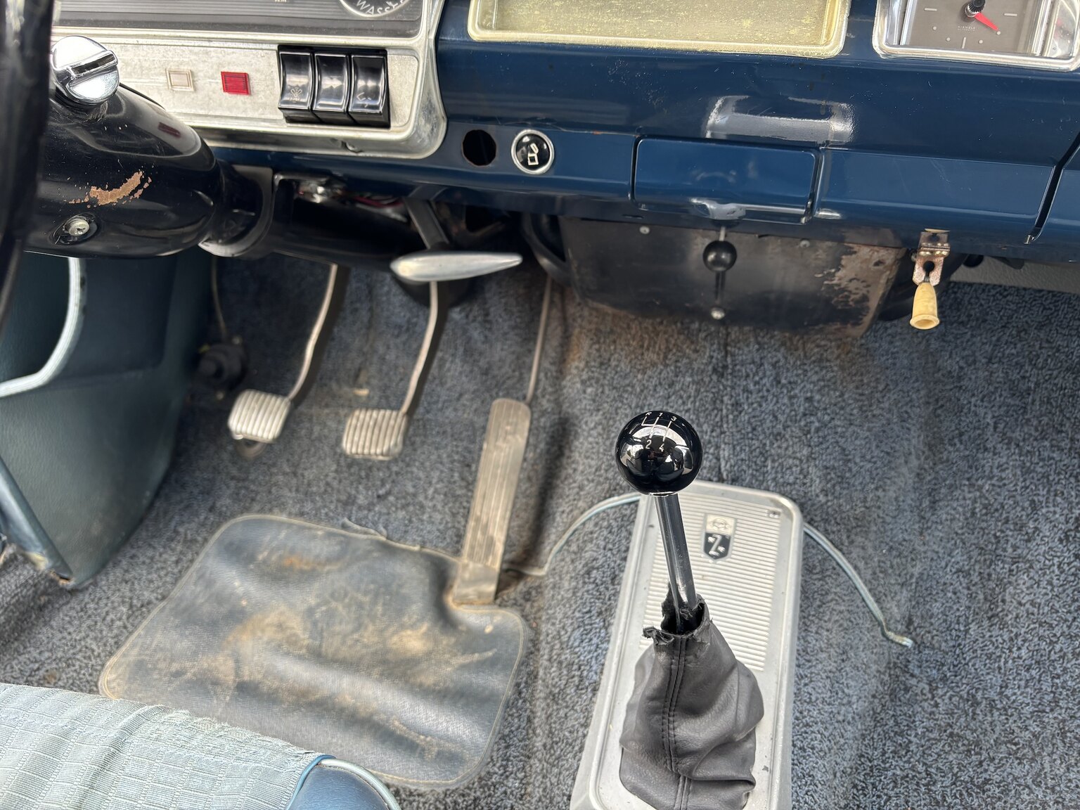 Interior image of 1965 Opel Record Deluxe