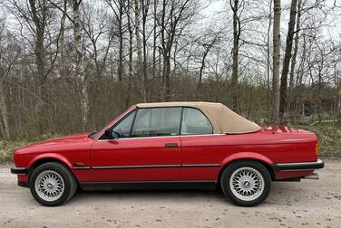 Exteriörbild på 1987 BMW 325i Convertible