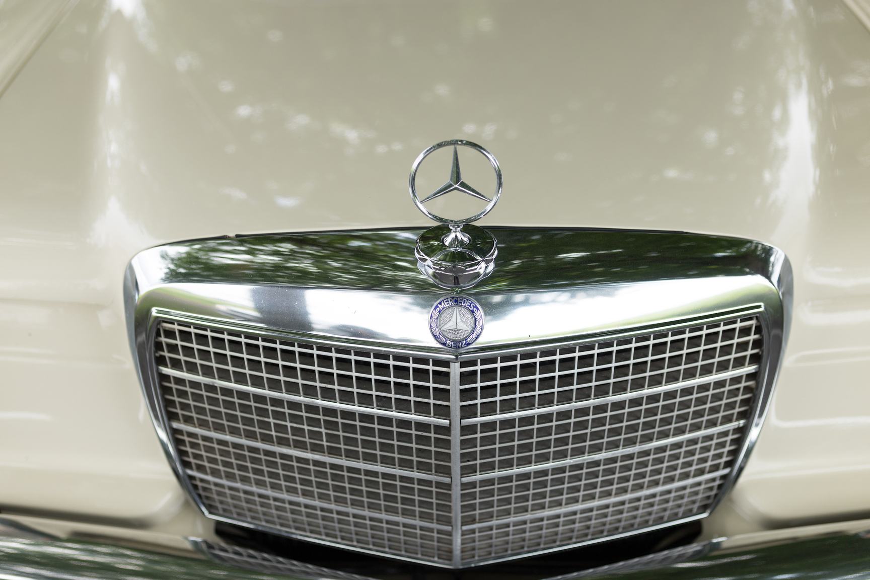 Aussenfoto 1971 Mercedes 250 C