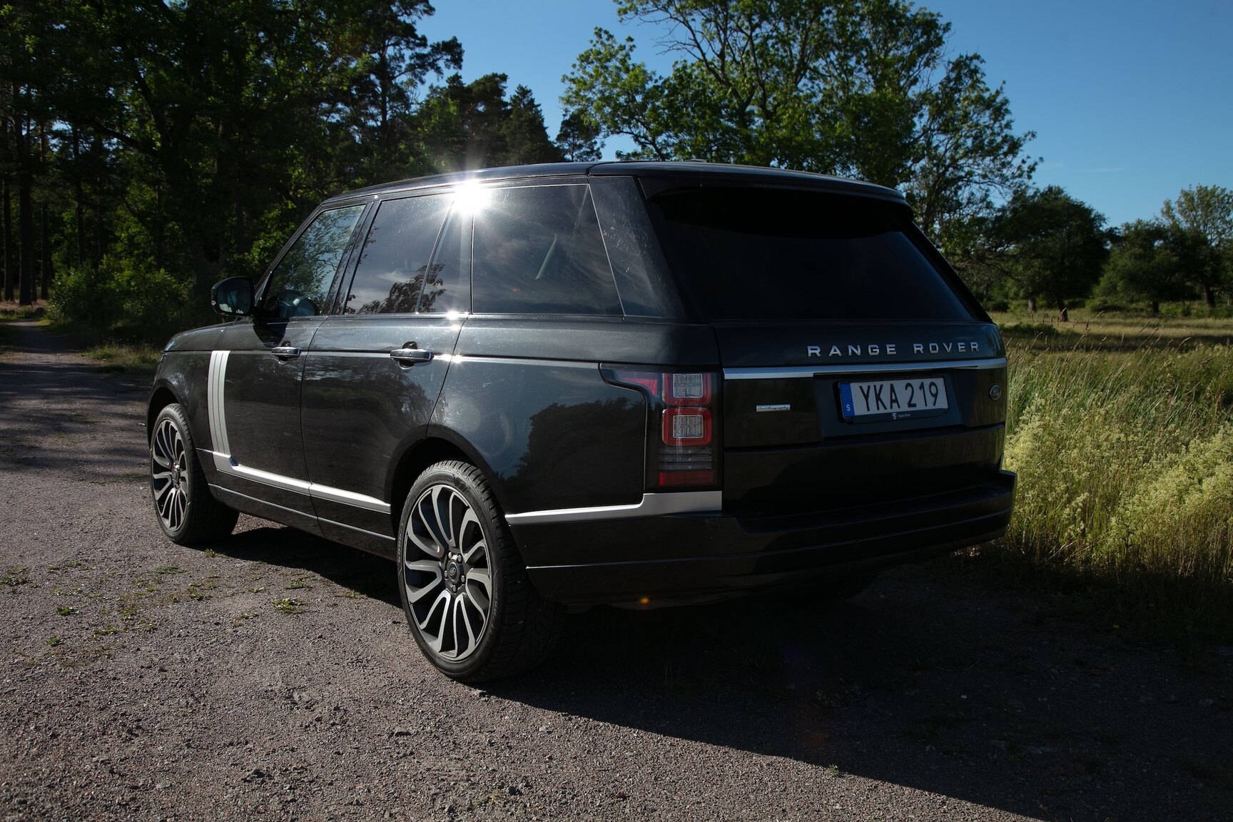 Exterior image of 2014 Land Rover Range Rover 5.0 V8 Autobiography 