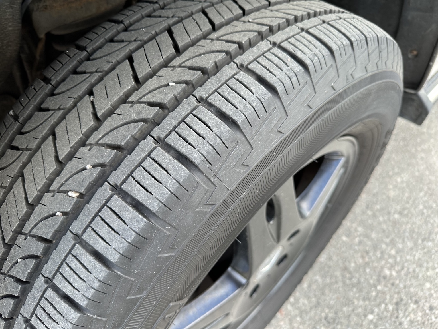 Exterior image of 2002 Mercedes-Benz G 500