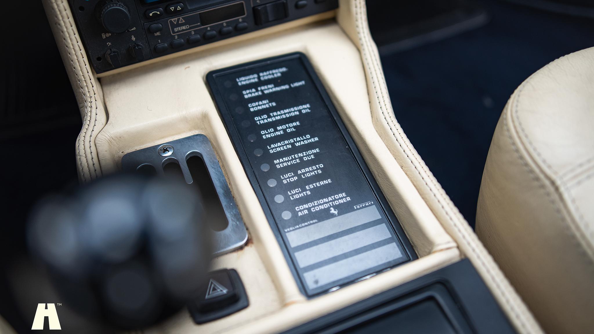 Interior image of 1985 Ferrari Mondial Quattrovalvole Design by Pininfarina (18)
