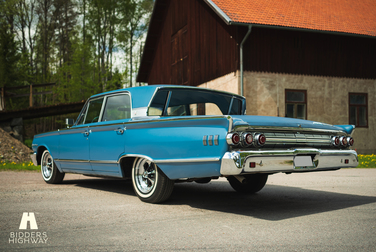 Exterior image of 1963 Mercury Monterey Custom 4-door