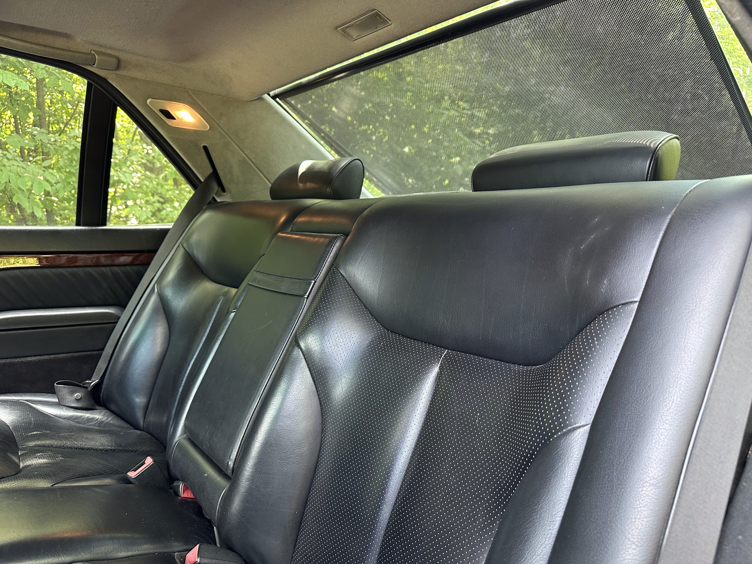 Innenraumfoto von 1992 Mercedes 300 SE (24)