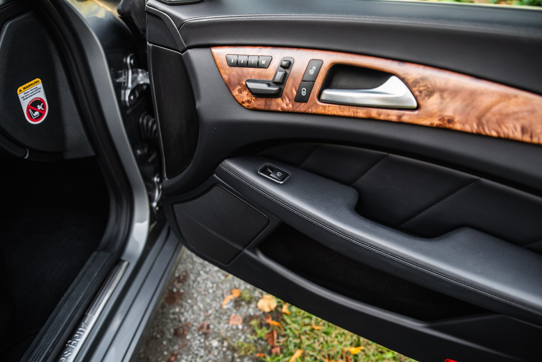 Interior image of 2011 Mercedes-Benz CLS 500