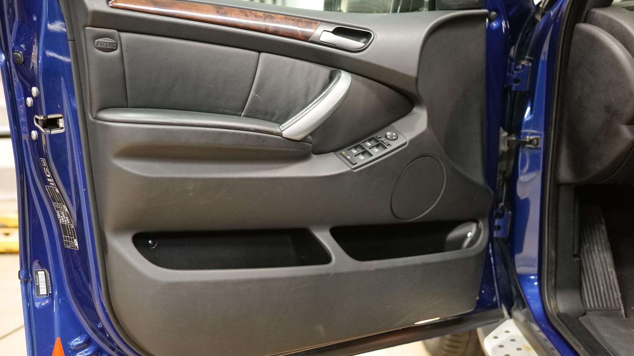 Interiörbild 2005 BMW X5 4,8IS (7)