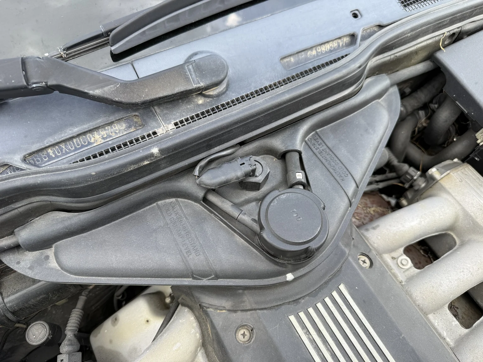 Image of 1990 BMW 750i (14) mechanics