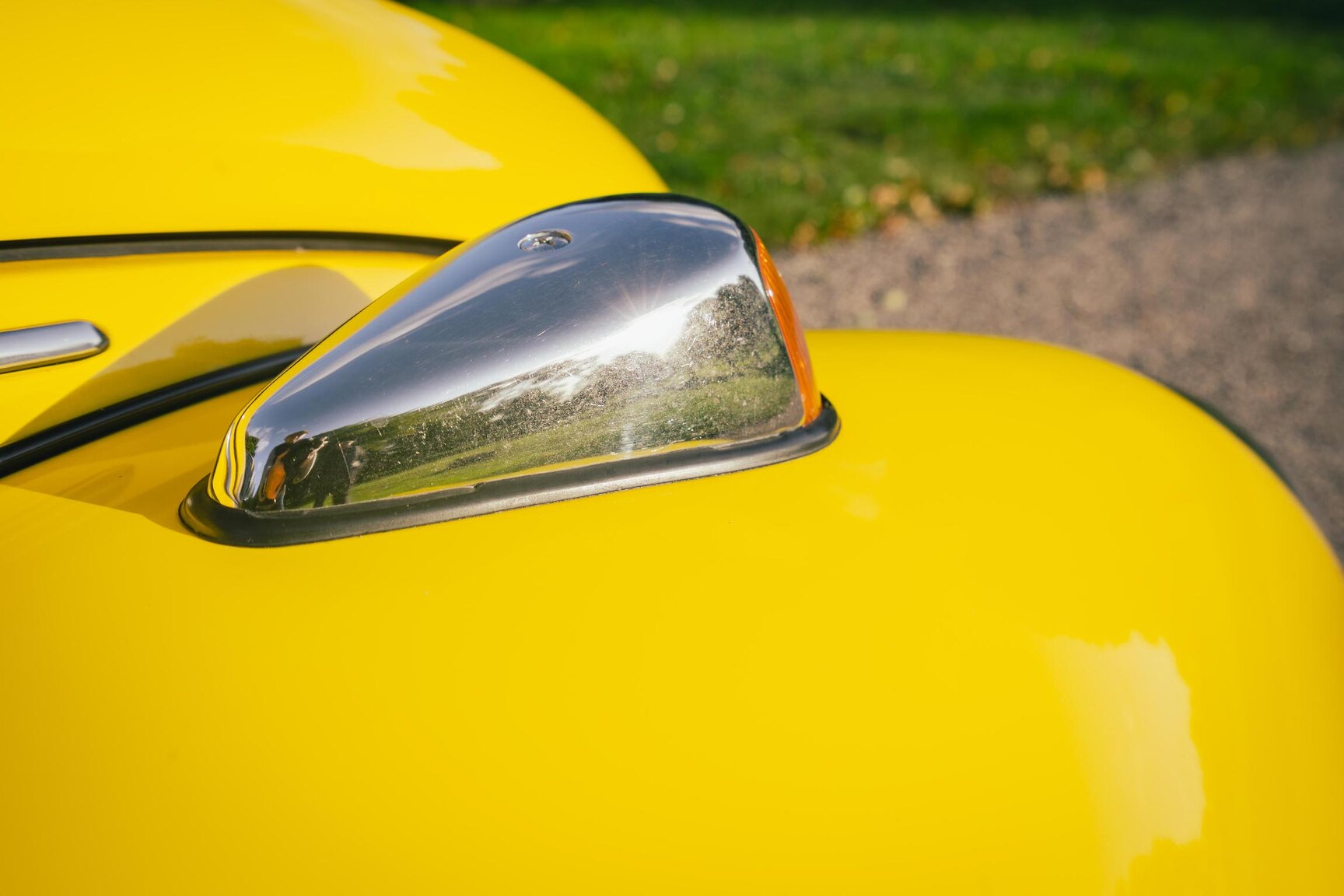 Aussenfoto 1973 Volkswagen Bubbla Karmann 1303 LS (15)