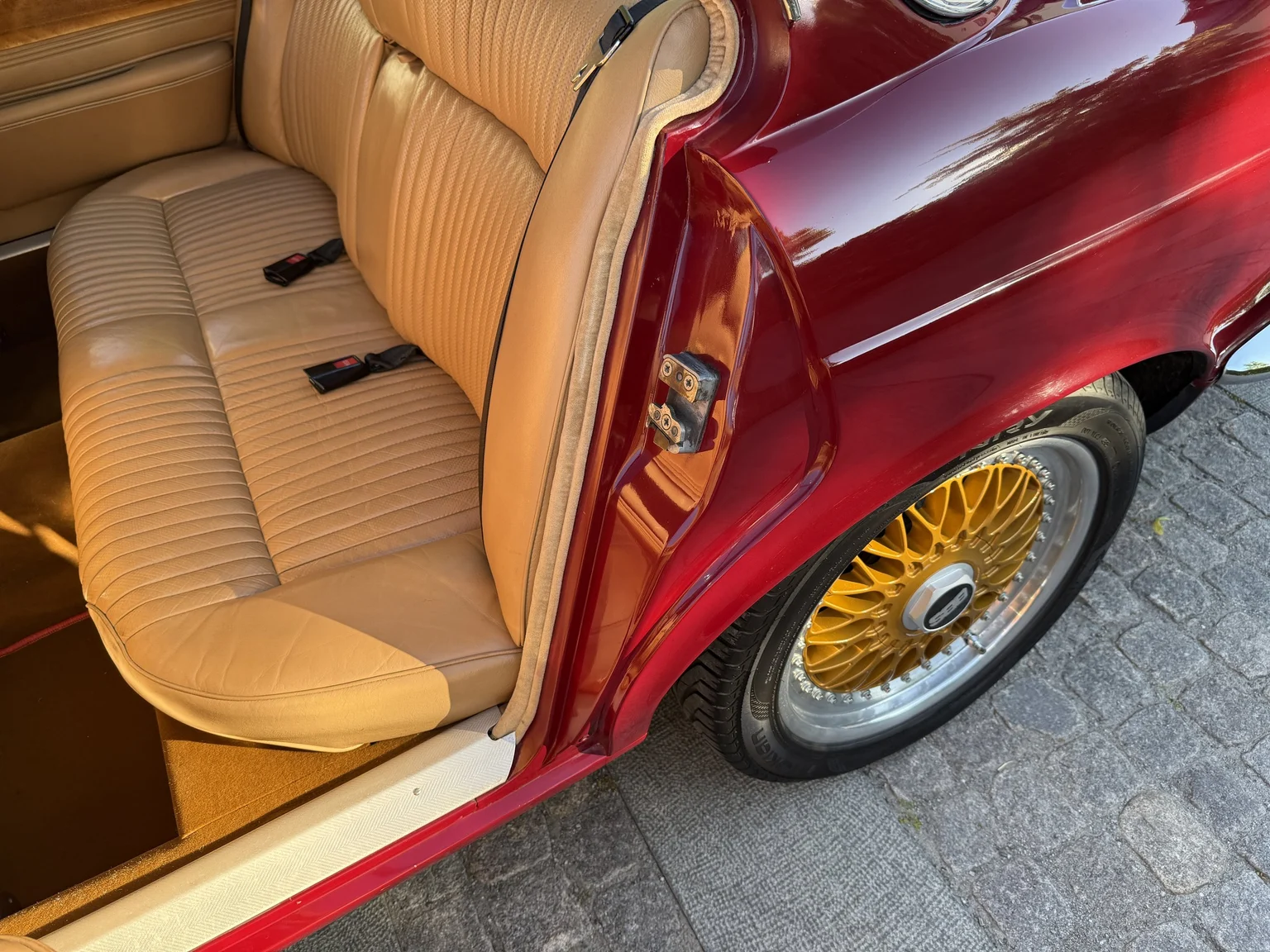 Interior image of 1970 Jaguar XJ12 Performance (40)