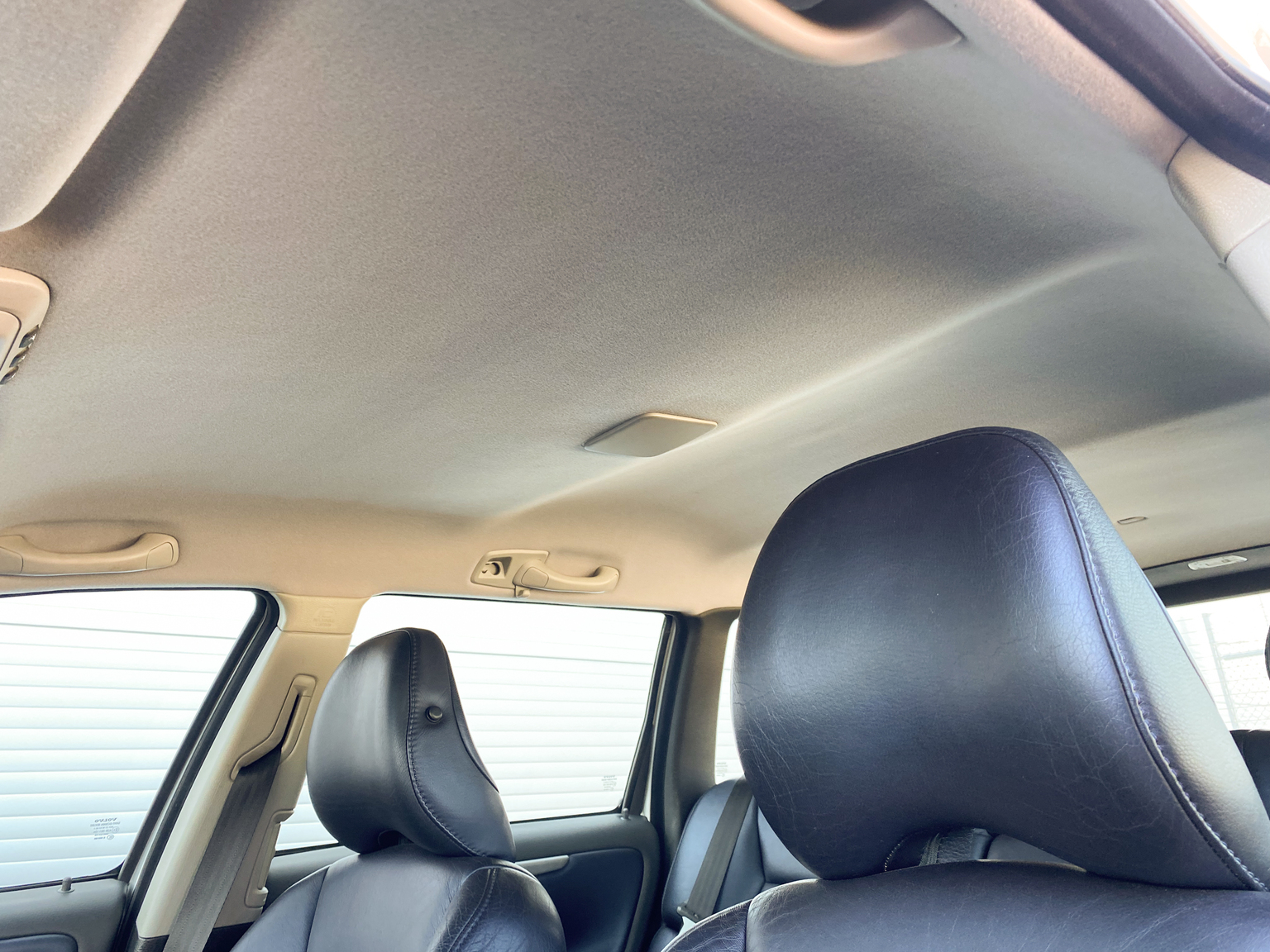 Interior image of 2005 Volvo V70 R AWD (7)