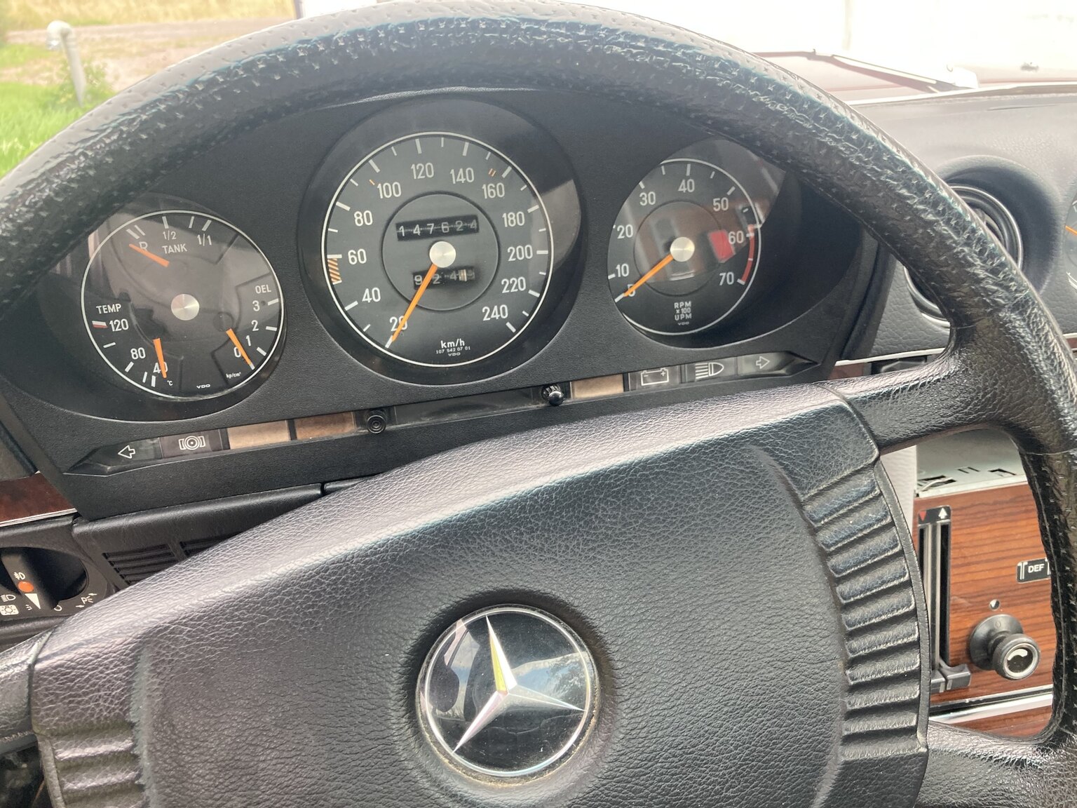 Interior image of 1973 Mercedes-Benz 450 SLC (13)