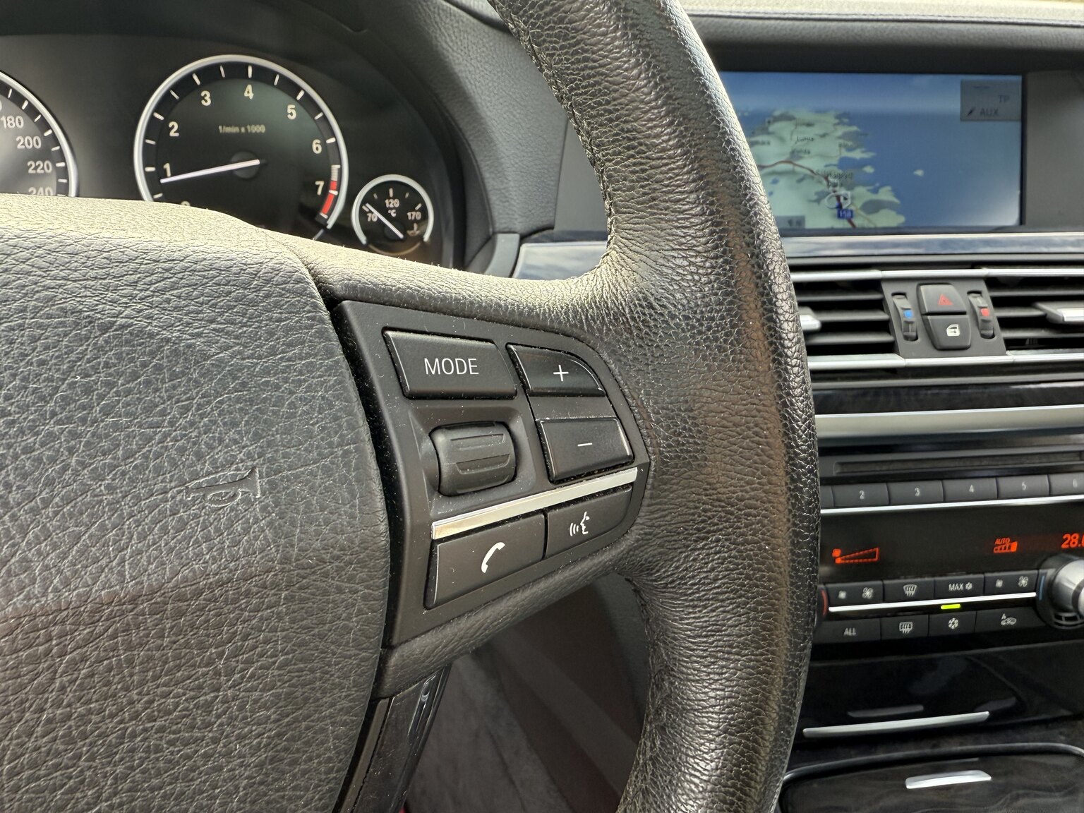 Interior image of 2009 BMW 750Li