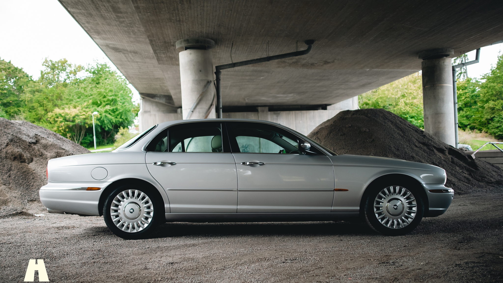 Exteriörbild på 2003 Jaguar XJ Super V8