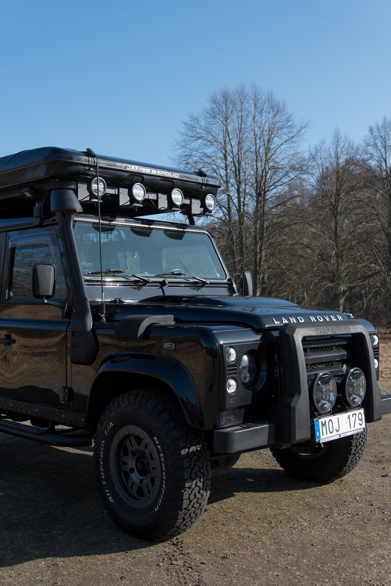 Exterior image of 2009 Land Rover Defender 90 2.4 TD4 4x4