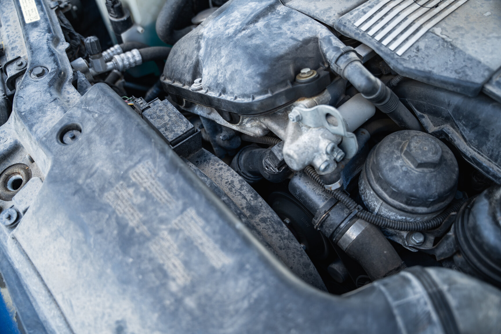 Image of 2003 BMW 320i Touring mechanics