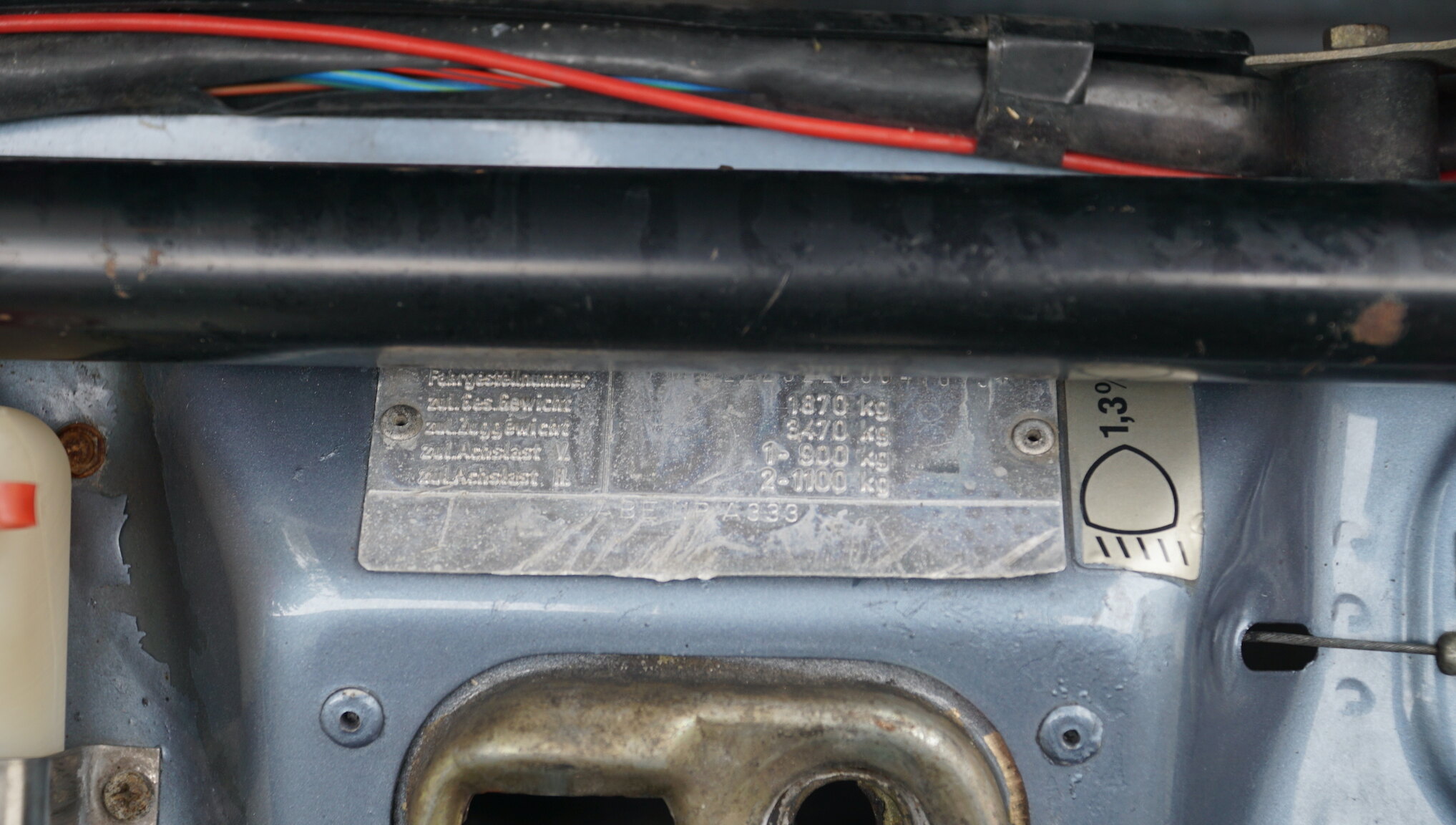 Image of 1983 Porsche 928S mechanics (13)