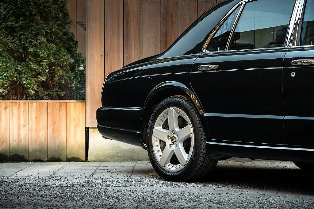 Bild von 2002 Bentley Arnage (12)