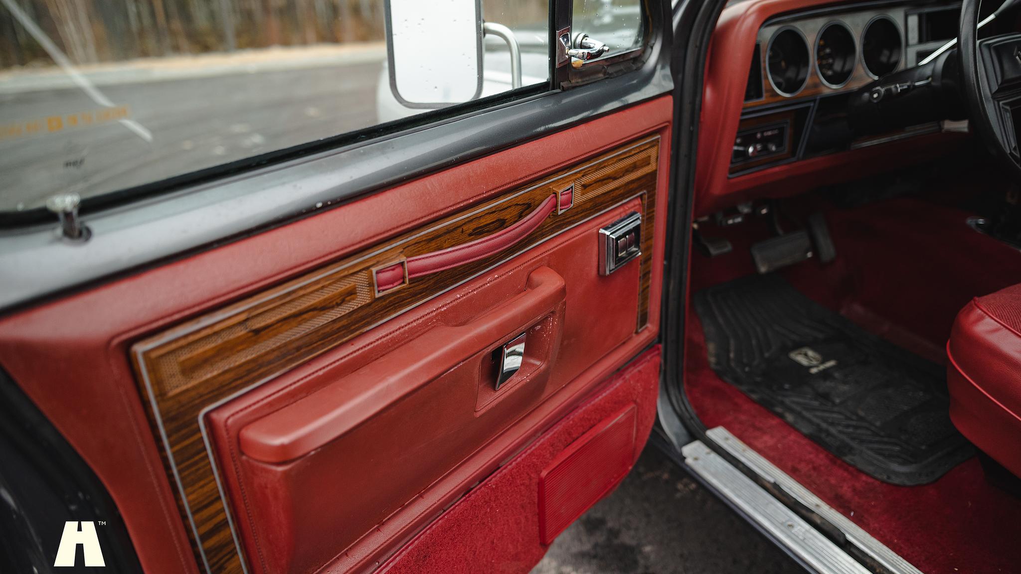 Interior image of 1986 Dodge Ramcharger